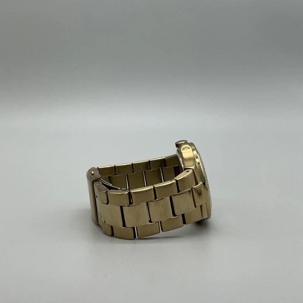 Guess Waterpro Womens Watch 39mm Champagne Dial Gold Tone New Battery 6.25